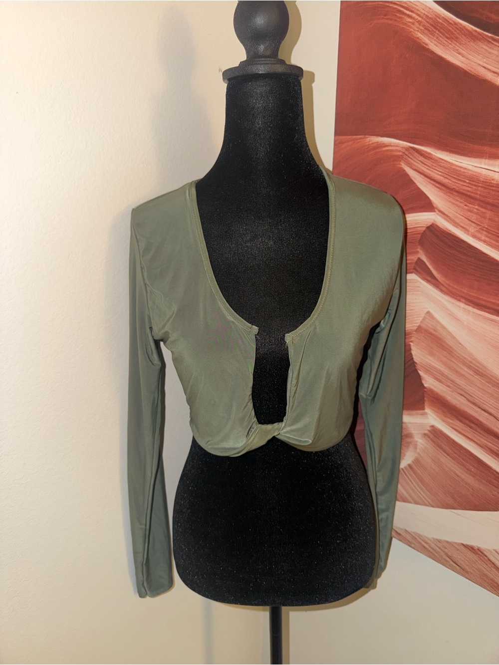 PrettyLittleThing Olive Twist Front Long Sleeve Crop Top